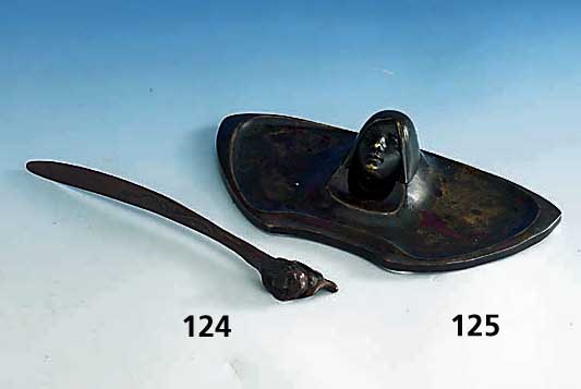 BriefÖffner, Wiener Bronze, um 1905, Nymphe in MaiglÖckchenblatt, L. ca. 24 cm