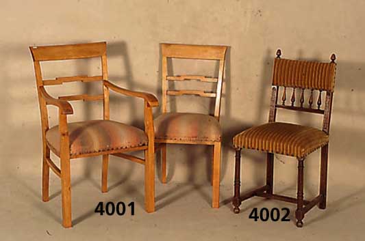 7 StÜhle, Frankreich/Dijon, um 1890/1900, Nußbaum massiv, z.T. alt belassen, BezÜge er- neuert, Nagelverzierung, leichte Reste alten ...