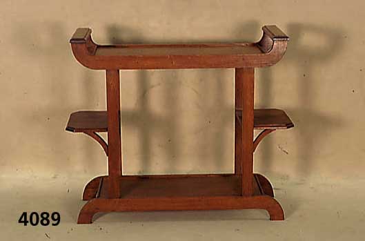 Blumentisch, deutsch, um 1900/05, nach chinesischem Vorbild, Korpus Weichholz/Hart- holz, Eiche massiv, Eichefurnier, FÜße und Deckenteil ...