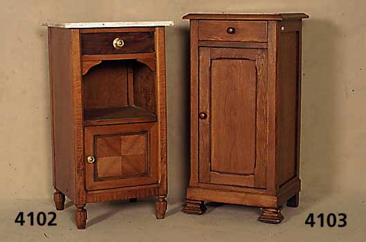 Nachttisch, deutsch, um 1900/05, Korpus Weichholz/Hartholz, Eiche massiv, Eichefurnier , auf Rahmen gearbeitet, FÜße sekundÄr, ein- gelegte ...