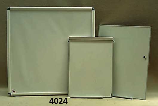 Projektionsleinlwand und zwei Magnettafeln, Leinwand der Firma Smit visual suppliers, ideal fÜr Dia- oder BeamerprÄsentationen, dazu zwei ...