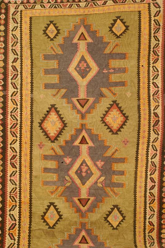 Kelim, Azerbaijan, ca. 40 Jahre, Wolle auf Baumwolle, ca. 290 x 150 cm, EHZ: 3 SchÄtzwert: 1250 EURO.