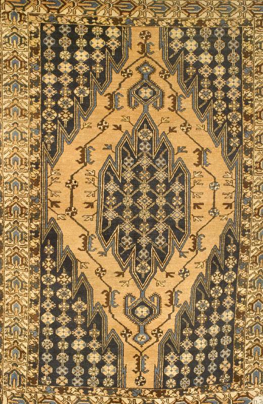 Mazlaghan, Persien, ca. 40 Jahre, Wolle auf Baumwolle, ca. 195 x 123 cm, EHZ: 4 SchÄtzwert: 950 EURO.