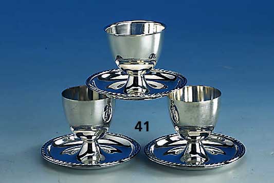 10 Eierbecher, Italien, Metall versilbert, Kordelverzierung, H ca. 5 cm