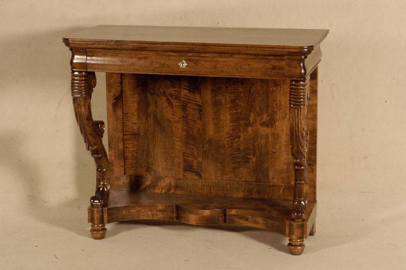 Konsole, sÜddeutsch, um 1835/45, auf Rahmen gearbeitet, Buche massiv, auf Nußbaum- bzw. Wurzelnuß gebeizt, ZierfÜße in Form von FÜll- ...