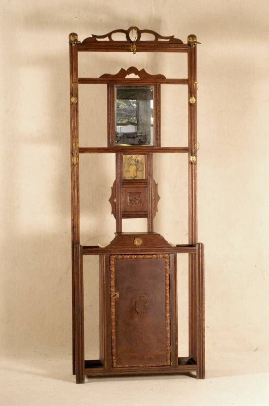 Garderobe, deutsch, um 1900, Eiche massiv, braun gebeizt, Durchbrucharbeit, vielfach kanneliert, 7 originale Messinghaken, original Spiegel, ...