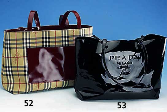 Damenschopper, PRADA Lackleder, Breite ca. 27 cm, HÖhe ca. 28 cm, 2 Trage- riemen, innen Leder mit Reißverschlusstasche, Innen signiert, ca. 43 ...