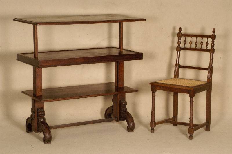 6 StÜhle, Frankreich, um 1890/1900, Umkreis Dijon, klassizistisch mit barockem Einfluß, Eiche massiv, RÜcken und FÜße versprosst, z.T. mit ...