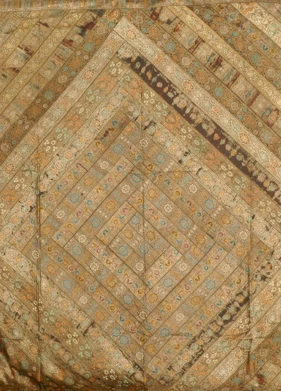 Sommerteppich, Nordindien(Kaschmir), um 1880, Seide auf Baumwolle, ca. 270 x 217 cm, SchÄtzwert: 1400.- EURO, EHZ: 4
