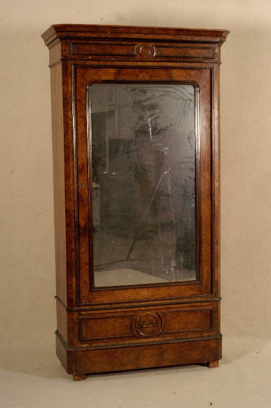 Spiegel- bzw. Vielzweckschrank, deutsch, um 1880/90, GrÜnderzeit, Korpus Weichholz, z.T. auf Rahmen gearbeitet, abgeschrÄgte Ecken, ...