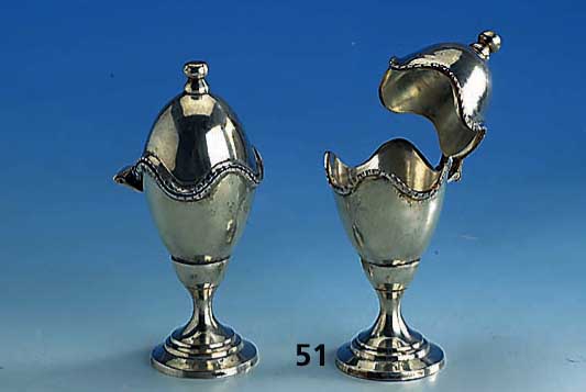 2 Riechbecher, Metall versilbert, 50er Jahre, Judaika, Deckel mit Scharnier, H ca. 15 cm