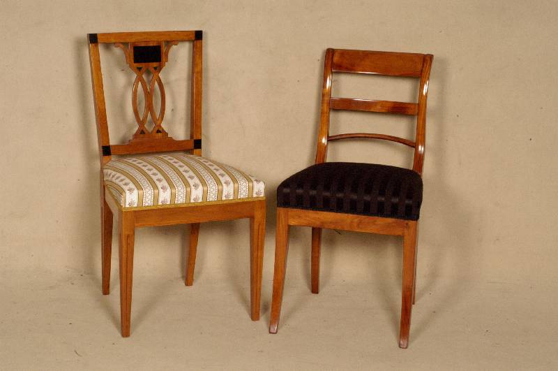 4 StÜhle, "Wiener Biedermeierstil", Kirschbaum massiv, nach Vorbild von 1820/30, poliert, gute Verarbeitung, wohnfertig, ca. 93 x50x45 ...