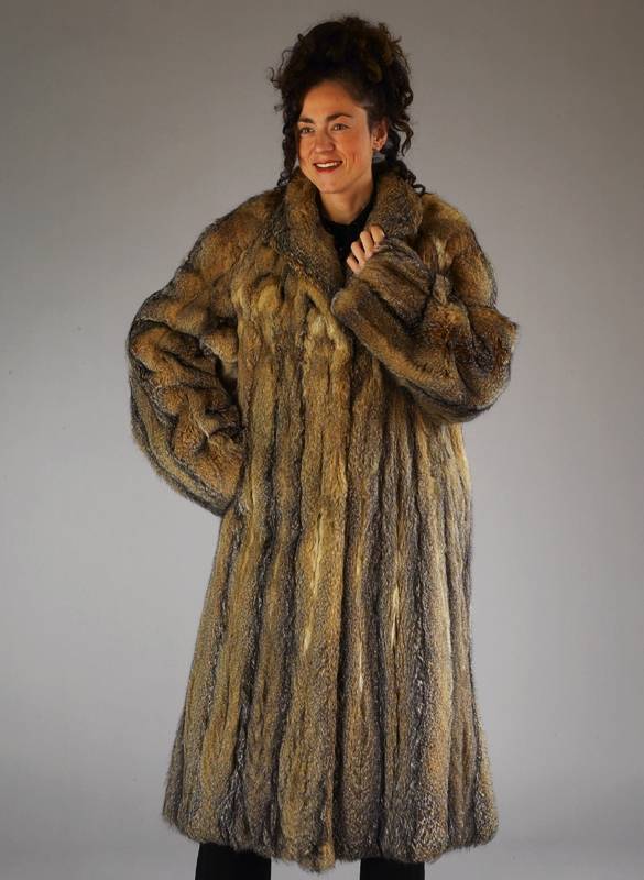 Fuchsmantel, Gr. 40/42, schwarzes Innenfutter, Reverskragen, RÜckenl. ca. 119 cm, wenig getragen, 2 Einschubtaschen