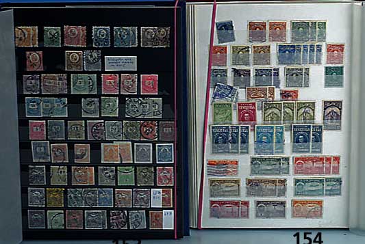 Briefmarken, Ungarn ab 1871 und RumÄnien ab 1958, 2 Sammlungen im dicken Steckbuch, die klassischen Ausgaben ergeben einen hohen Wertansatz