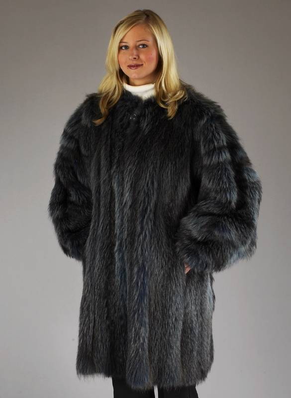 Blaufuchs-Longjacke, Gr. 44/46, 2 Einschubtaschen, Stehkragen, Zierknopf an Kragen., RÜckenl. ca. 87 cm