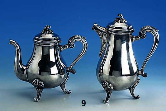 Tee- und Kaffeekanne, Frankreich Paris, im Stil von Ludwig XVI, 1900/10, gebauchte Form, Akanthusblattverzierung, zurÜckhaltend typ. schwere ...