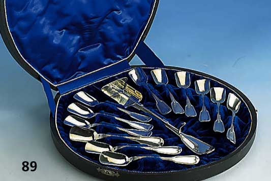 Eisbesteck fÜr 12 Personen, deutsch, um 1900, Bruckmann & SÖhne Heilbronn, 800er Silber, best. aus: 12 LÖffel und 1 Vorlegeheber mit Schieber, ...