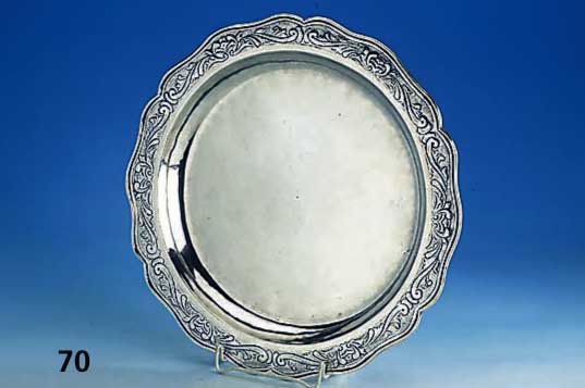 Anbietschale aus Silber, 900er Silber, z.T. mit floralem Muster, D ca. 36 cm, Handarbeit, Gewicht 760 g