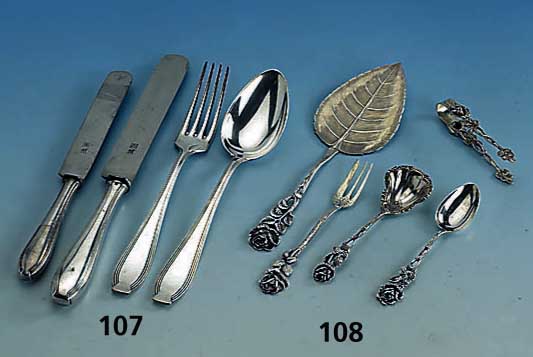 Silberbesteck von WMF, 30er Jahre, be- stehend aus 5 KaffeelÖffeln, 12 FrÜhstÜcks-/ Dessertgabeln, 12 FrÜhstÜcks-/Dessertmesser, 12 LÖffel, ...