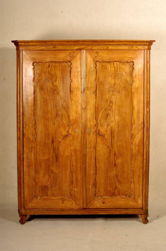 Schrank, deutsch, um 1870, Esche massiv, zweitÜrig, zerlegbar, Alters- und Gebrauchs- spuren, ca. 180x139x64 cm