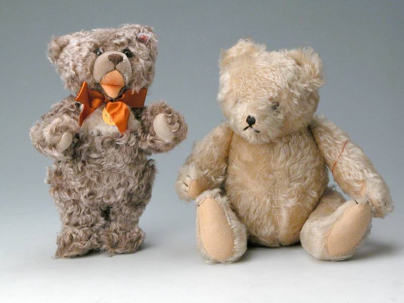 TeddybÄr, Hermann, 50er/60er Jahre, blonder PlÜsch, Glasaugen, Scheibengelenke, Stimme defekt, sonst guter Zustand, H. ca. 36 cm