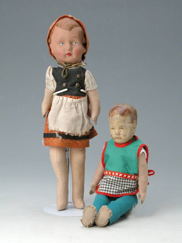 Puppe, Hanna Kruse, um 1964-70, Gummi- kÖrper, dunkelbraune Haare, H. ca. 27 cm, l. bespielt, selten