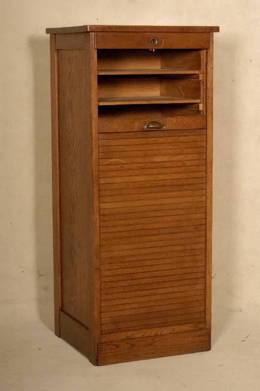 ArchivschrÄnkchen, deutsch, um 1910, strenger Jugendstil, Korpus Weichholz, Eiche massiv, Eichefurnier, mit Rollo, Innenleben mit 9 Schubladen, ...