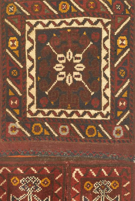 Doppeltasche, Anatolien, um 1920, Wolle auf Wolle, ca. 138 x 46 cm, Schätzwert: 850.- EURO, EHZ: 2