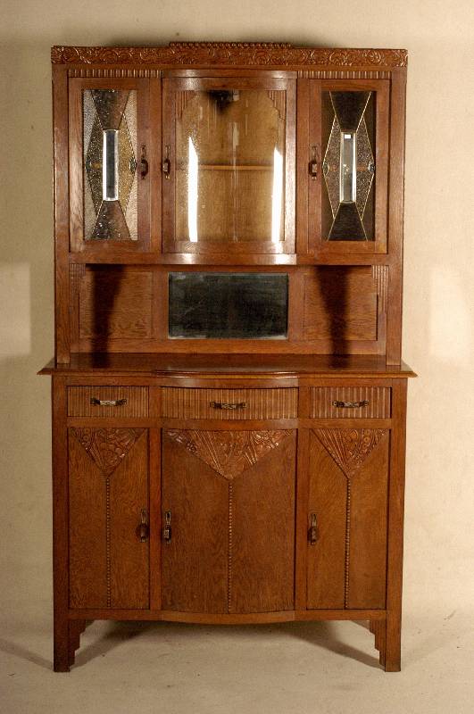 Aufsatzbuffet, Flandern, um 1920, ArtDeco, Korpus Weichholz/Hartholz, Eiche massiv, Eichefurnier, eckige Beine, Unterteil mit TÜren und ...