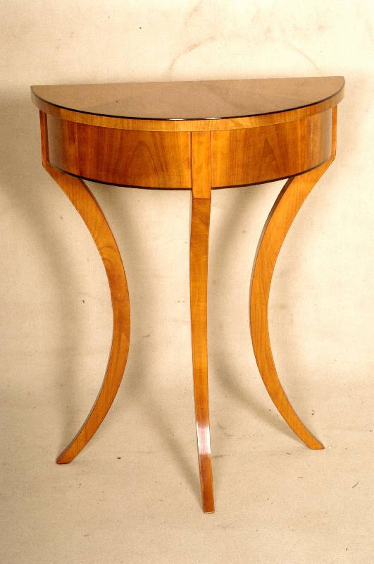 Konsolentisch, Biedermeierstil, Kirschbaum massiv, poliert, nach altem Vorbild von 1820/30, gebogene Beine, gute Verarbeitung, unter Verwendung ...
