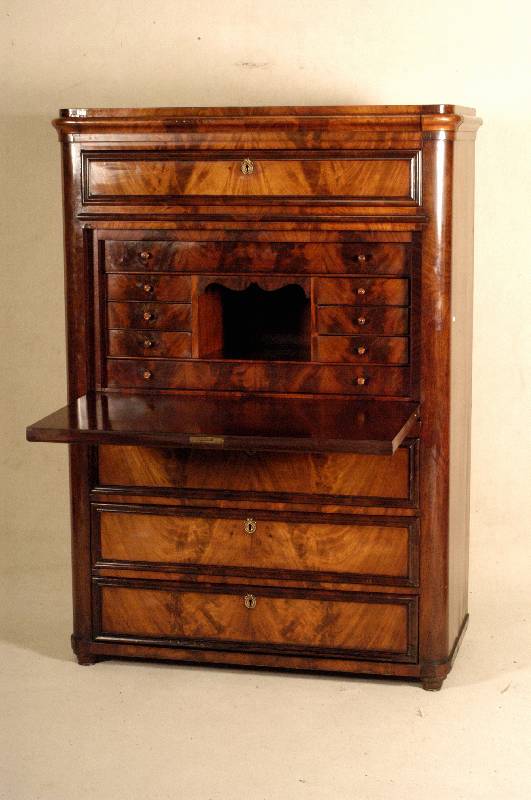 SchranksekretÄr, deutsch, um 1840, Korpus Weichholz/Hartholz, Pyramidenmahagonifurnier 4-fach gespiegelt, gerader Kopf, Front auf Rahmen ...