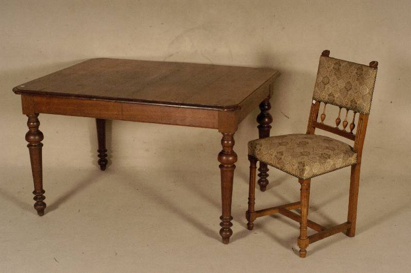 6 StÜhle, deutsch, um 1910, Eiche massiv, Schnitzereien aus dem Vollholz, gedrechselte SÄulen, Stoffbezug sekundÄr, kÖnnte erneuert werden, 3 ...
