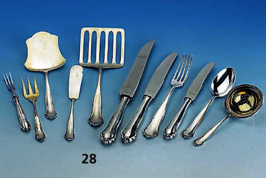 Besteck fÜr 12 Personen, deutsch, 800er Silber, 30er Jahre, Lutz & Weiss, Pforzheim, best. aus: 12 Messer (Griffe ge- fÜllt, Klingen Stahl), 12 ...