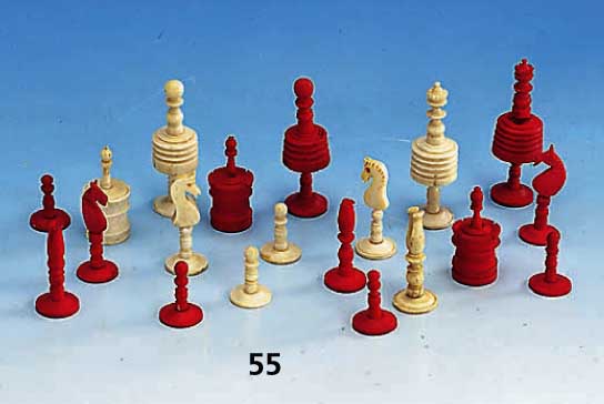 Schachspiel aus Elfenbein, um 1860/70, eine Partie rot, eine Partie natur, rote LÄufer etwas kleiner, nicht stÖrend, Gebr.-Spuren, besch.