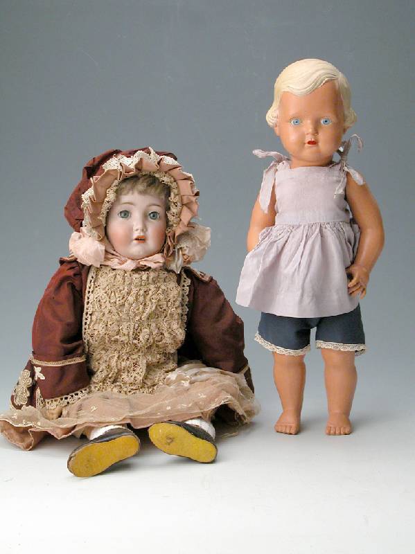 Porzellankopfpuppe, Simon & Halbig, 1912-1915, Nr. 117 N, blaue Flirting-Eyes, Überkleider sek., EchthaarperÜcke, Kugelkopf und Kugel- gelenke, ...