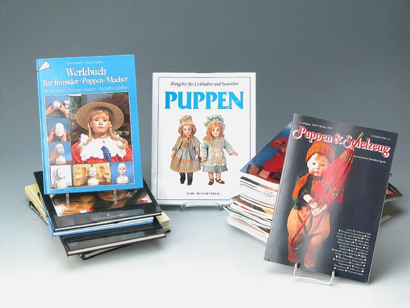 Großes Konvolut Spielzeugsammlermagazine, 3 komplette JahrgÄnge des Magazins Puppen & Spielzeug, 1992, 1993 und 1995, alle in sehr gutem ...