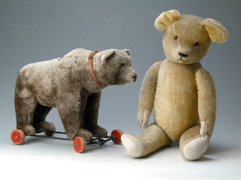 Großer TeddybÄr, Anfang 50er Jahre, AnklÄnge an Steiff und Bing, keine Marke, Stimme de- fekt, Augen und VernÄhung an der Schnauze sek. , ...