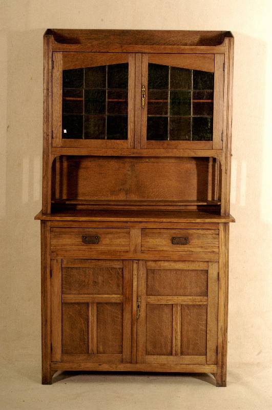 Buffetschrank, deutsch, um 1920, Eiche und Weichholz, Oberteil 2-tÜrig, bunt verglast, Tellerboard, MÖbel in schlichter AusfÜhrung, leichter ...