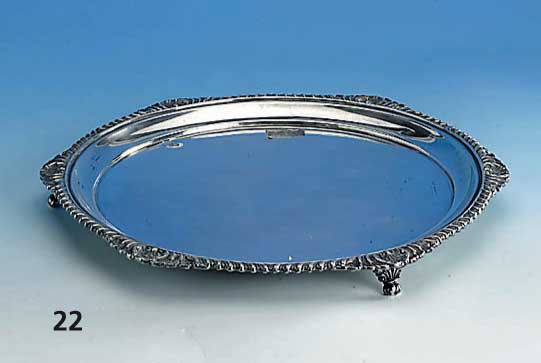 Tablett, Birmingham, 1912, 925er Sterling Silber, Muschel- und Rocaillendekor, auf vier FÜßen stehend, D. ca. 33 cm
