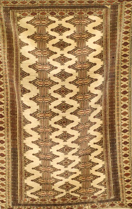 Torkman, Rußland, ca. 50 Jahre, Wolle auf Wolle, ca. 189 x 129 cm, SchÄtzwert: 600.- EURO, EHZ: 3