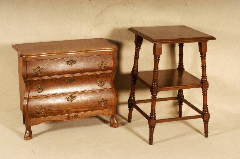 Beistelltisch, deutsch, um 1880, GrÜnderzeit, Eiche massiv, Eichefurnier, ca. 78x50x50 cm, rechte Abb.