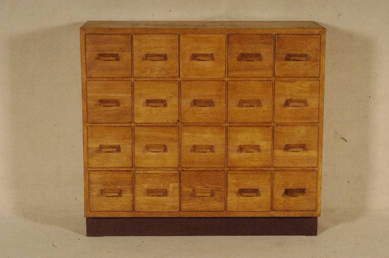 Kontorschrank, England, um 1920, Eiche ge- wachst, schÖne Patina, 20 gerÄumige Schubladen , massive schwere AusfÜhrung, reprÄsentatives MÖbel ...
