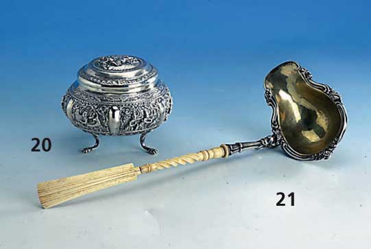 Suppenkelle, 13-lÖtig, um 1860, Innen- vergoldung, Griff Bein, L. ca. 33.5 cm