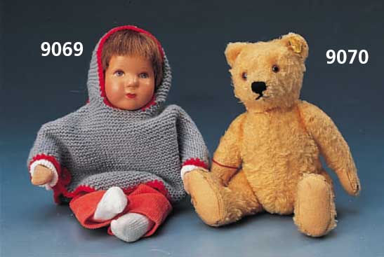 KÄthe-Kruse-Puppe, "Knirps", 60er Jahre, bemalter Massekopf, DrahtkÖrper, l. bespielt, orig. Kleidung, H. ca. 25 cm
