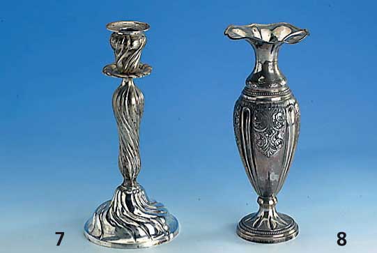 1-armiger Kerzenhalter, 800er Silber, deutsch um 1910, godroniert, 4-fach gegliedert, Rokokostil, H. ca. 28 cm
