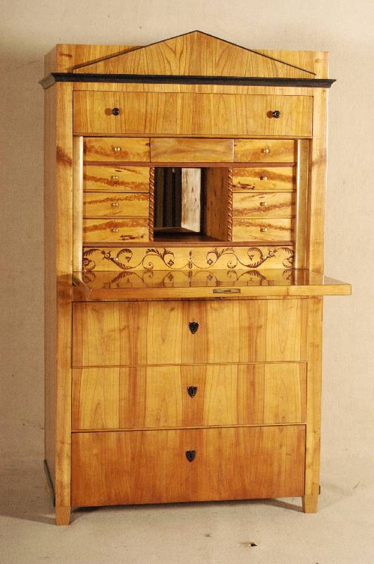 SchranksekretÄr, mitteldeutsch/wohl Berlin, um 1810/20, Empirestil, Korpus Weichholz, durchgehendes ausgesuchtes Kirschbaumfurnier, z.T. ...
