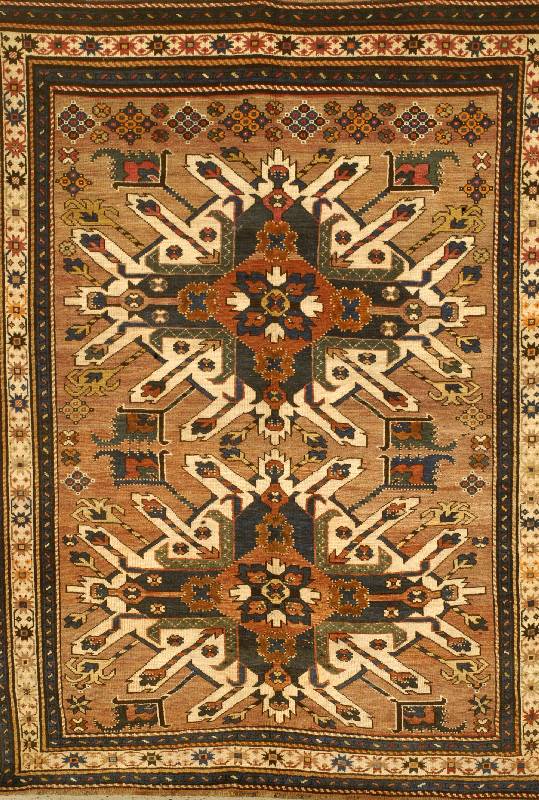 Adler Kazak, Russland, um 1890, Wolle auf Wolle, ca. 214 x 158 cm, Schätzwert: 8500.- EURO, EHZ: 2