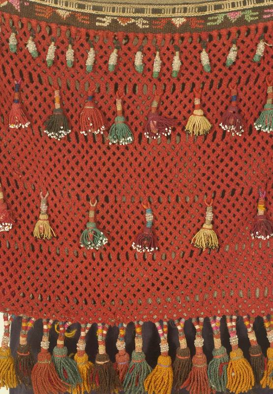 Zelttasche, Turkmenistan, um 1900, Wolle mit Stickerei, ca. 47 x 45 cm, Schätzwert: 800.- EURO, Quastenabhängungen, EHZ: 2