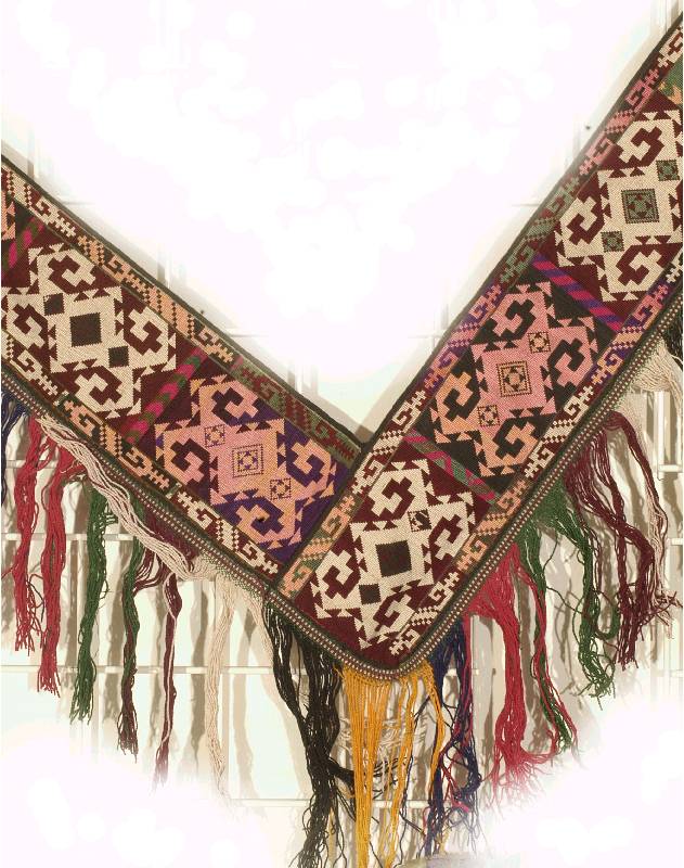 Schmuckb. für Bettenstapel, Turkmenistan, um 1920, Petit-Point Seidenstickerei, ca. 144 x 14 cm, Schätzwert: 650.- EURO, Seidenfransen, EHZ: 2