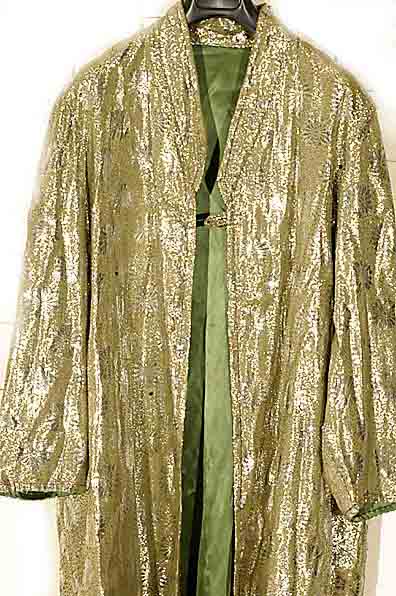 Hochzeitsmantel (Bochara), Turkmenistan, um 1940, Brokatstoff(grÜn), SchÄtzwert: 900.- EURO, mit MetallfÄden durchwirkt, Seidenfutter, EHZ: 2